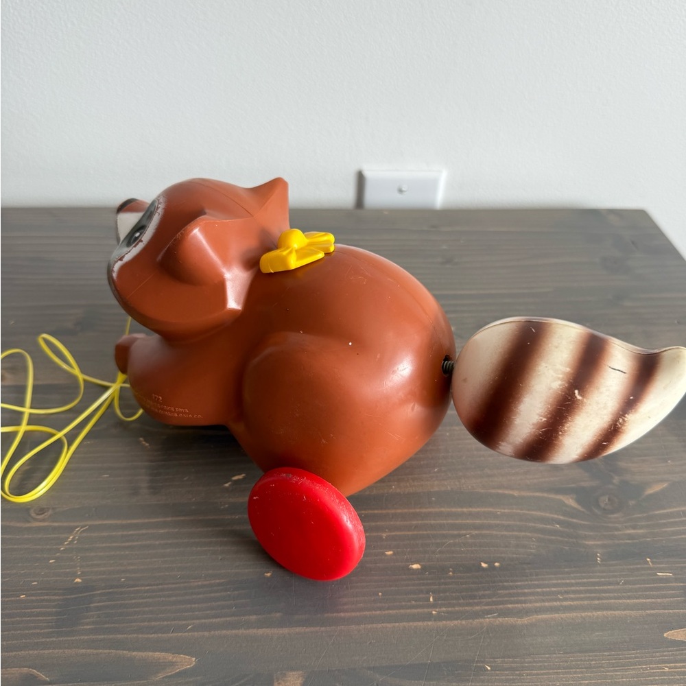 Vintage Fisher Price Roly racoon pull toy - Picture 6 of 12